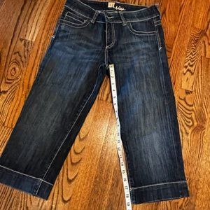Kut from the Kloth denim capri blue jeans size 6 women